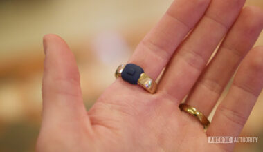 Someone wearing the Pebble Index 01 ring, showing the button.