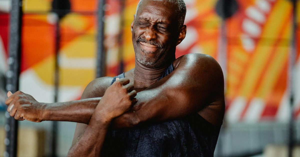 Study reveals how many minutes of stretching lowers anger and depression