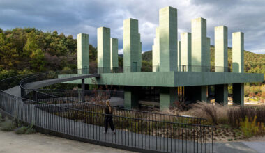 pezo von ellrichshausen raises field of columns for restaurant in south korea