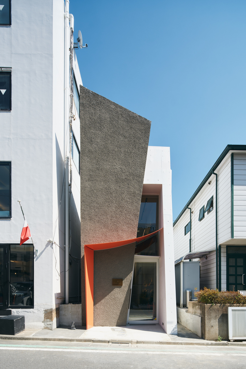 sculpted volumes for plotter tokyo flagship shop by angel estevez met 1