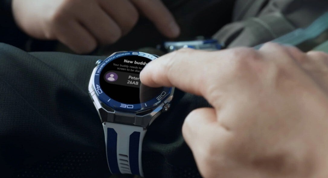 Picture of the Huawei Watch Ultimate 2 in action.