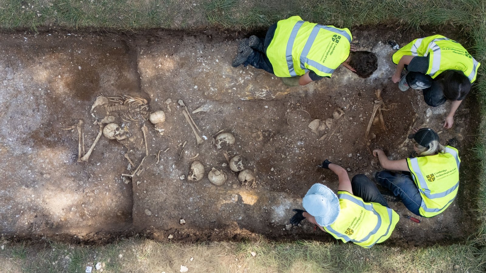 Cambridge students unearth possible execution pit