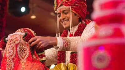 Genelia shares heartfelt anniversary note for Riteish Deshmukh: 'You will always be my favourite chapter'