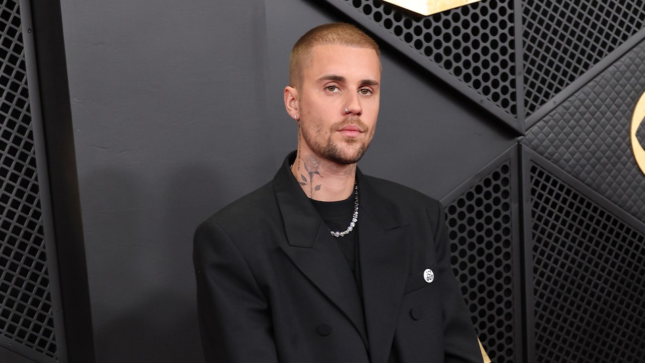 Justin Bieber performs in underwear, Trevor Noah slams Nicki Minaj and Trump at Grammys