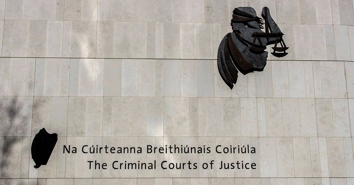 Man who claims he was extorted into giving a detective garda €20k said he didn't tell GSOC