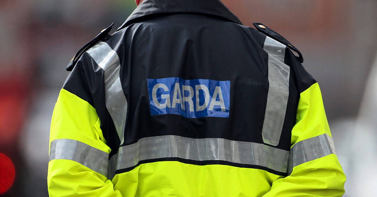 Two men arrested after racing their cars on busy Donegal road