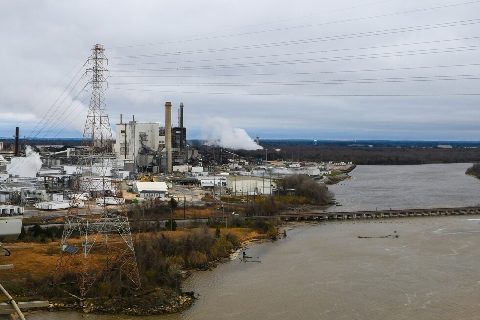 Trump and some GOP states aim to limit pollution rules