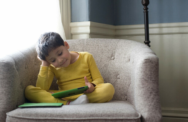 Screen time for under-fives should be limited to one hour a day, UK govt tells parents