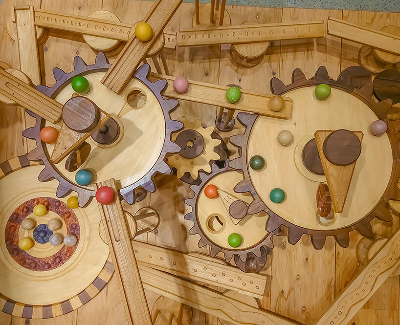 ayumi tsuchiya's wooden sculptures are made for touching, playing, and listening - 6