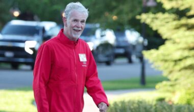 Reed Hastings Says AI Will Lead to Companies 'Attacking Each Other'