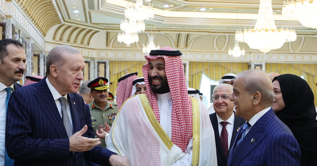 Saudi Arabia, Pakistan and Turkey sign Nato-style defence pact – The Irish Times