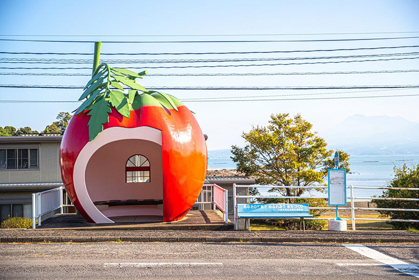 fruit bus stops japan