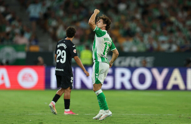 Troy Parrott watches on as Real Betis win La Liga opener · TheJournal.ie
