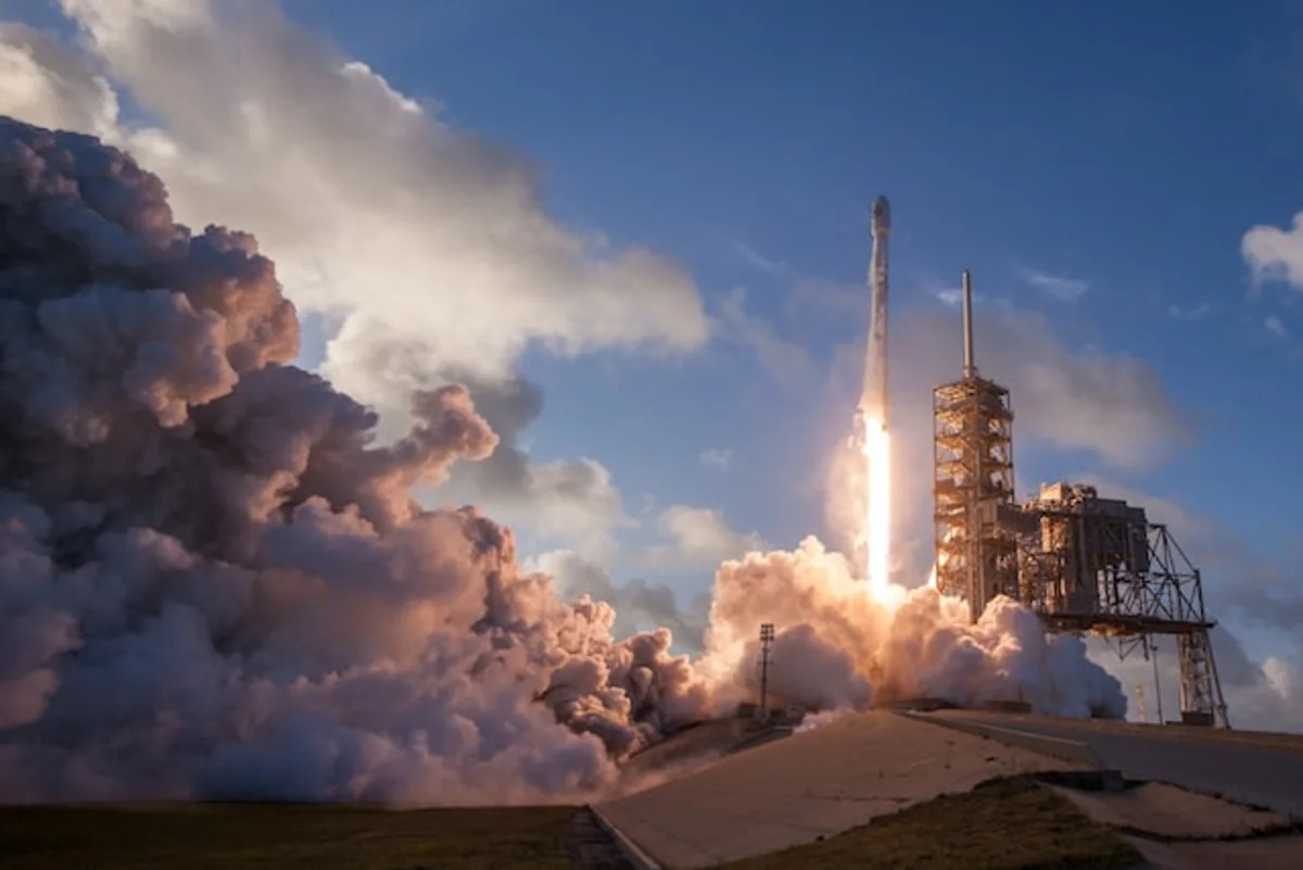 SpaceX’s Most Loyal Buyers Blinked - Yahoo Finance