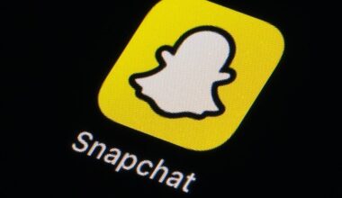 Snap bets its future on AR glasses in crowded AI race