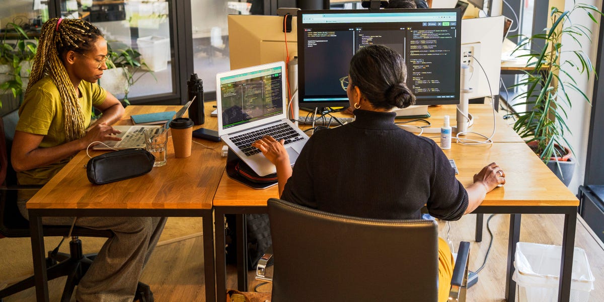 10 High-Paying and Growing Jobs With Very High Exposure to AI