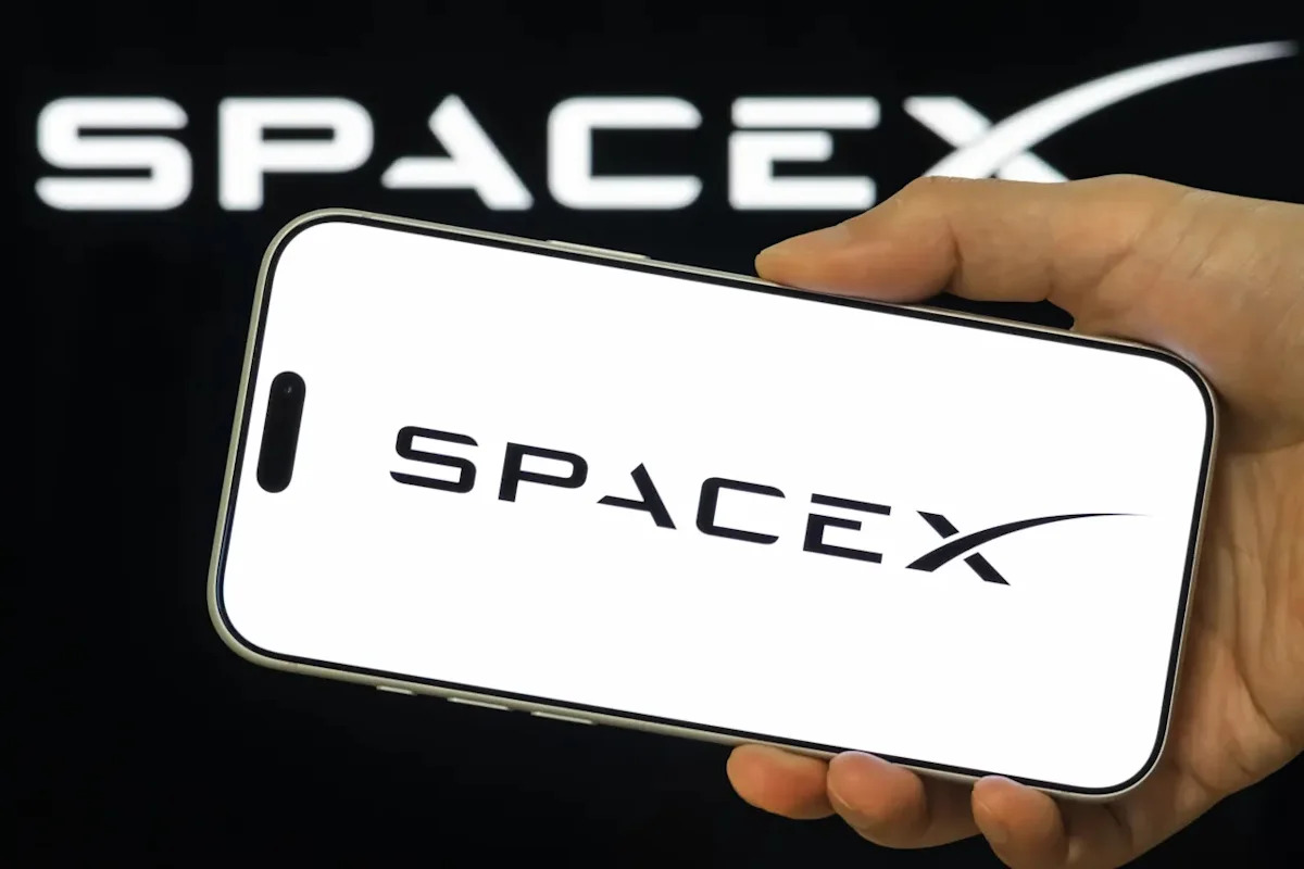 SpaceX Reclaims $2 Trillion Market Cap As Tech Rally, Cybercab Ties Boost Investor Confidence