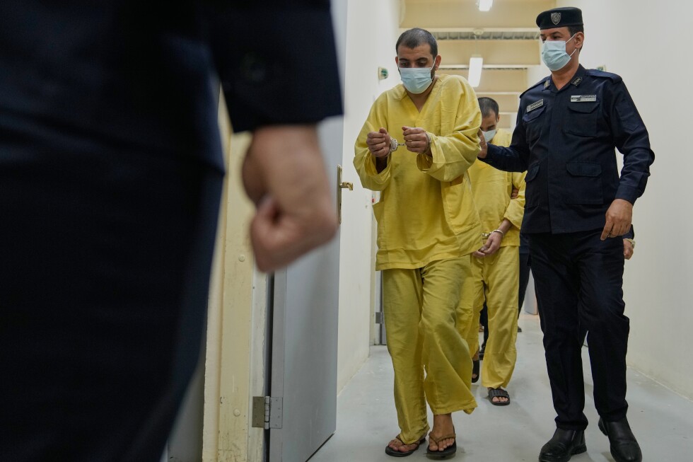 IS suspects moved from Syria are interrogated in Iraq