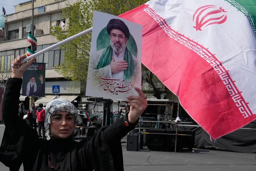 Gulf Countries Report New Attacks After Iran Warns Major UAE Ports to Evacuate