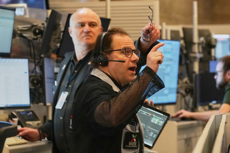 Wall Street hesitates and oil prices climb with uncertainty about the Strait of Hormuz