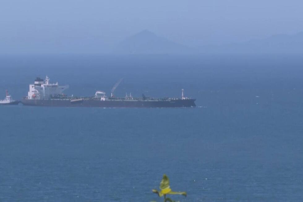 Oil tanker arrives in South Korea after passing through the Strait of Hormuz in mid-April