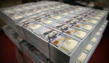 US resumes physical dollar cash flows to Iraq