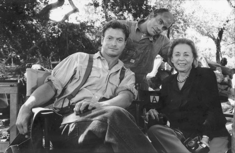 With co-star John Malovich and Elaine Steinbeck (wife of John Steinbeck, author of the classic novella) on the set of 1992’s ‘Of Mice and Men.’