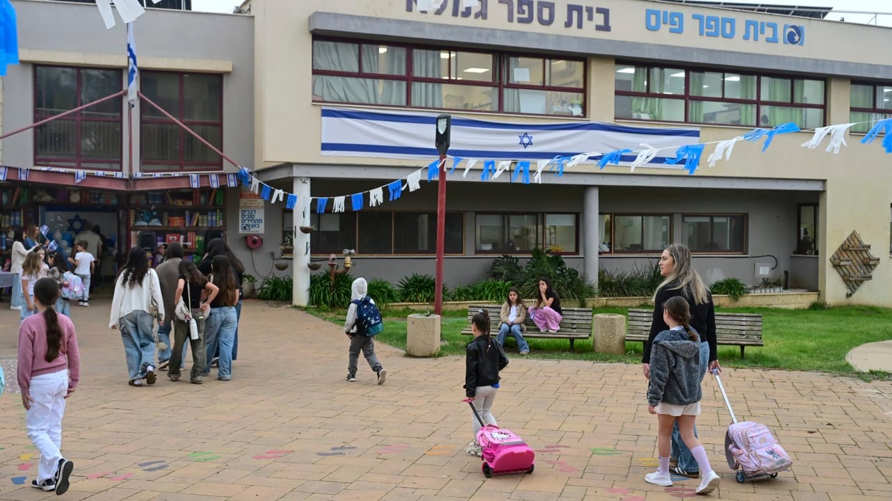 Children return to school following the ceasefire in the war with Hezbollah at Gamla Primary School in Katsrin, Golan Heights, April 19, 2026.