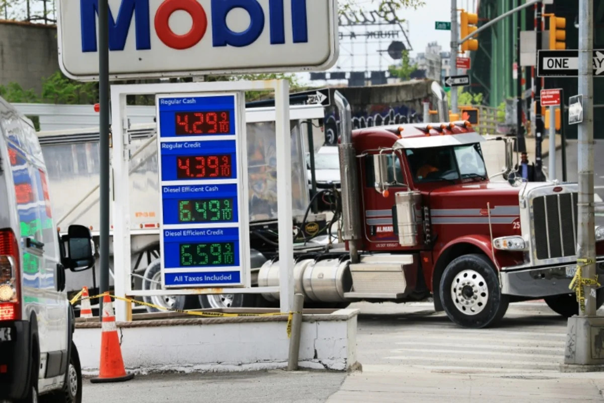 Oil giants report blowout profits on war, warn high gas prices could persist