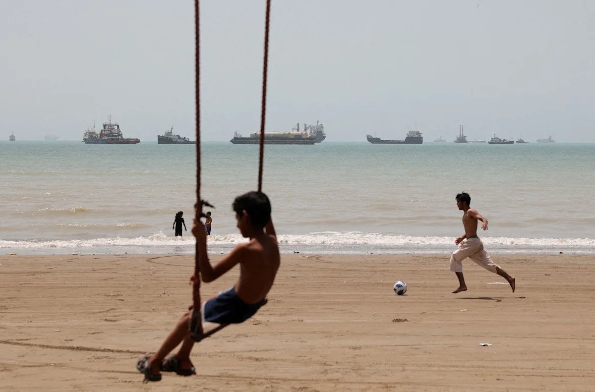 Oman's plan to end Strait of Hormuz impasse faces stiff opposition