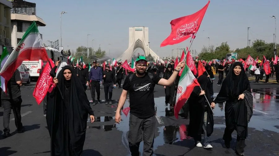 Mourners greet Khamenei funeral procession in Iraq as US, Iran trade strikes