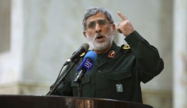 Top Iranian commander visited Iraq to discuss disarmament plan: Source | Al Jazeera News