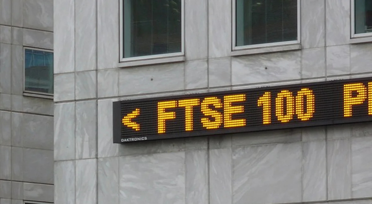 FTSE 100 Slips as U.S.-Iran Tensions and Weak UK Retail Sales Weigh