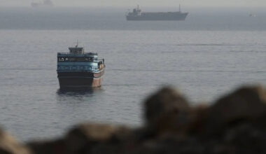 Oil steady as Iran tempers hopes for swift Hormuz reopening