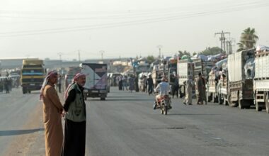 Return of displaced Syrian Kurds to hometown suspended after violence