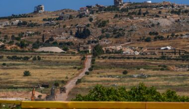 Several activists returned to Israel, transfered to police after crossing border into Lebanon