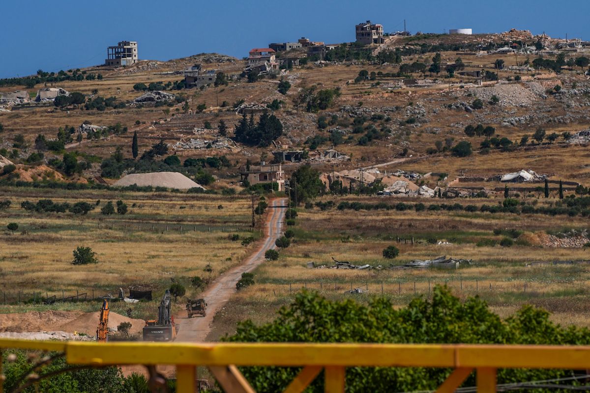 Several activists returned to Israel, transfered to police after crossing border into Lebanon