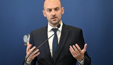 France to expel 2 Iranian diplomats in retaliation for Tehran arrests