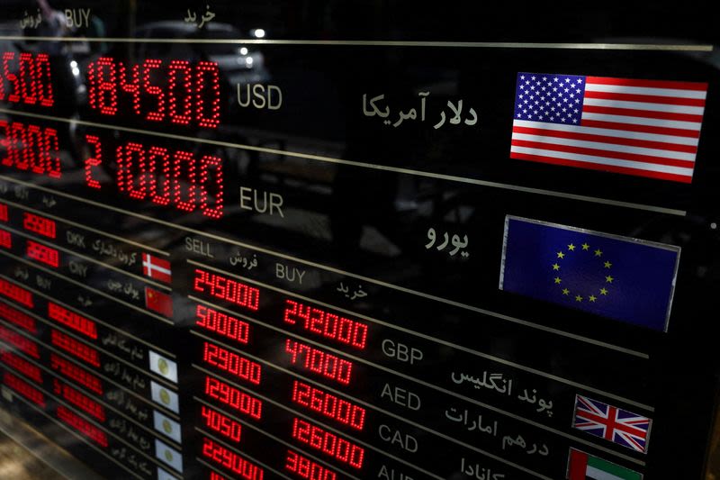Analysis-Iran's Hormuz leverage wanes as US economic squeeze bites