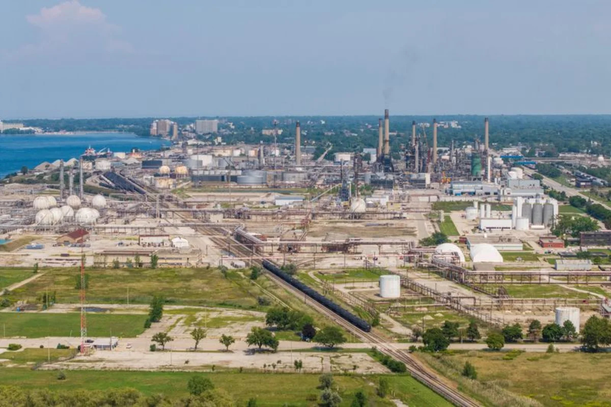 Oil edges down as investors weigh uncertainty over U.S.-Iran strikes