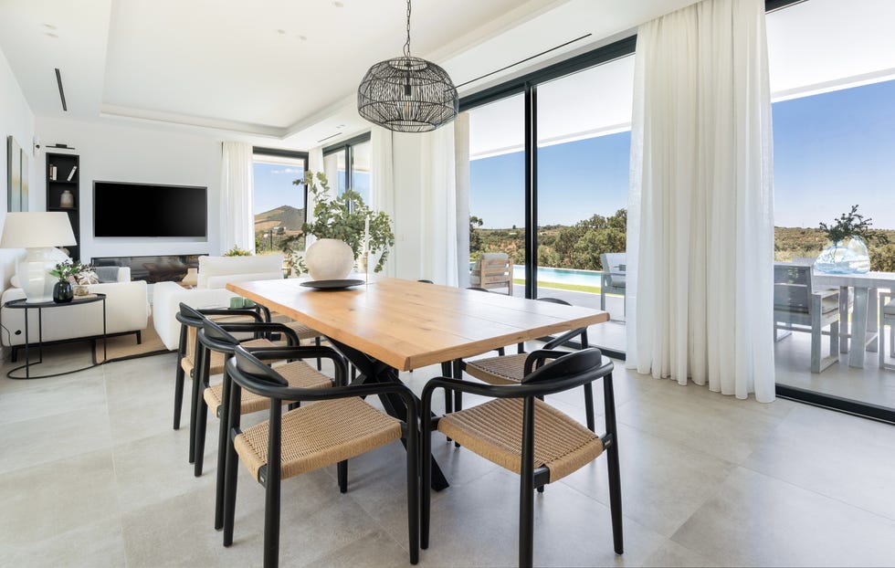 una casa de nueva construccion en antequera malaga con jardin piscina y porche