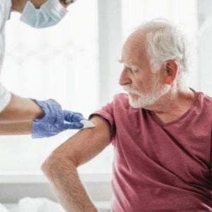 Tumori, arriva il 'disco' dei vaccini per i pazienti oncologici