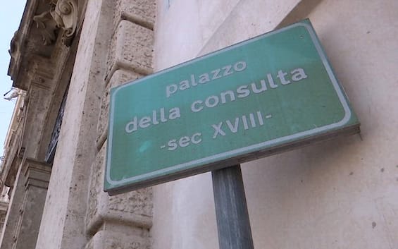 Fine vita, suicidio assistito tramite farmaci: sentenza Corte Costituzionale su caso Libera