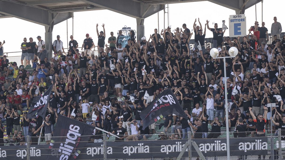 MotoGP, a Misano torna la tribuna Aprilia