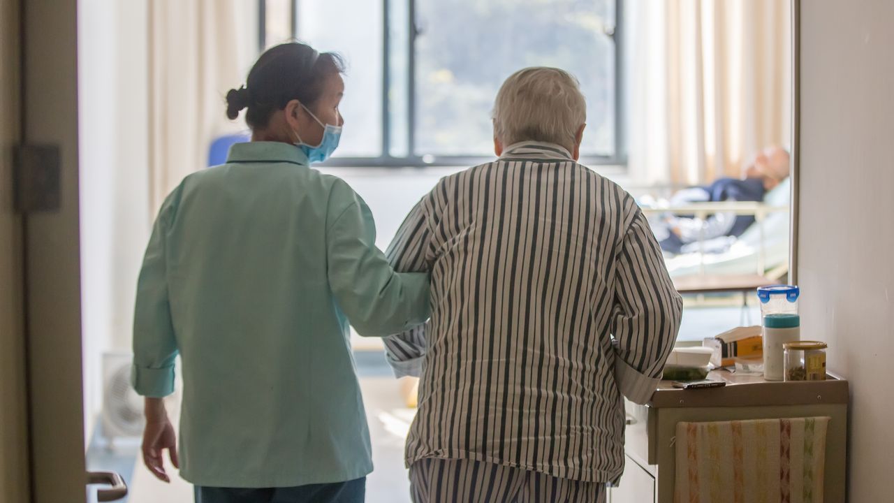 Contro l'Alzheimer la Cina pensava di aver trovato una “cura miracolosa”. Ma ha dovuto bloccarla