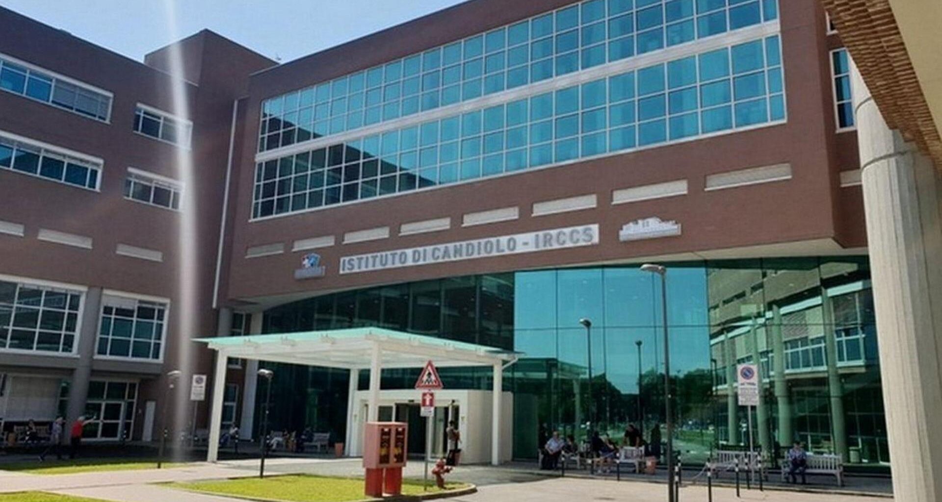 Cancro alle ovaie rimosso con un mini taglio: l’intervento record all’Irccs di Candiolo