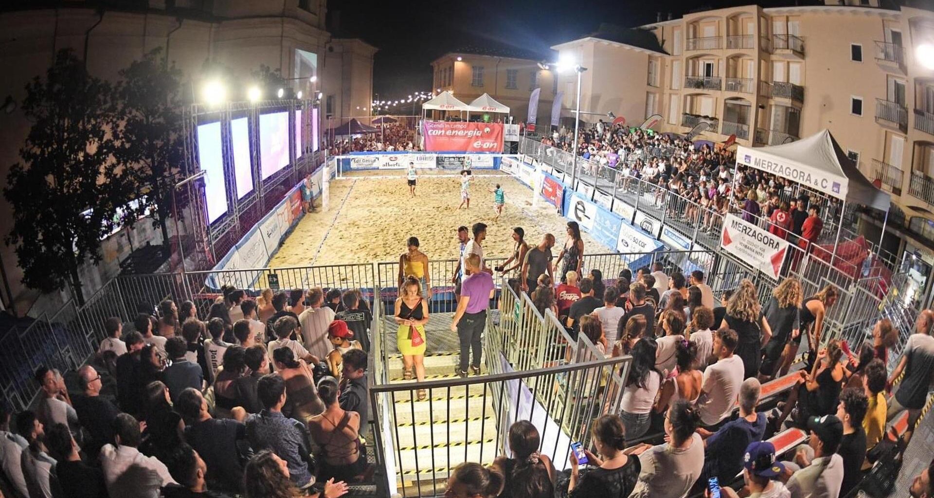 Verbania, inizia il 10° “Beach for babies” Lo sport diventa show e beneficenza - La Stampa