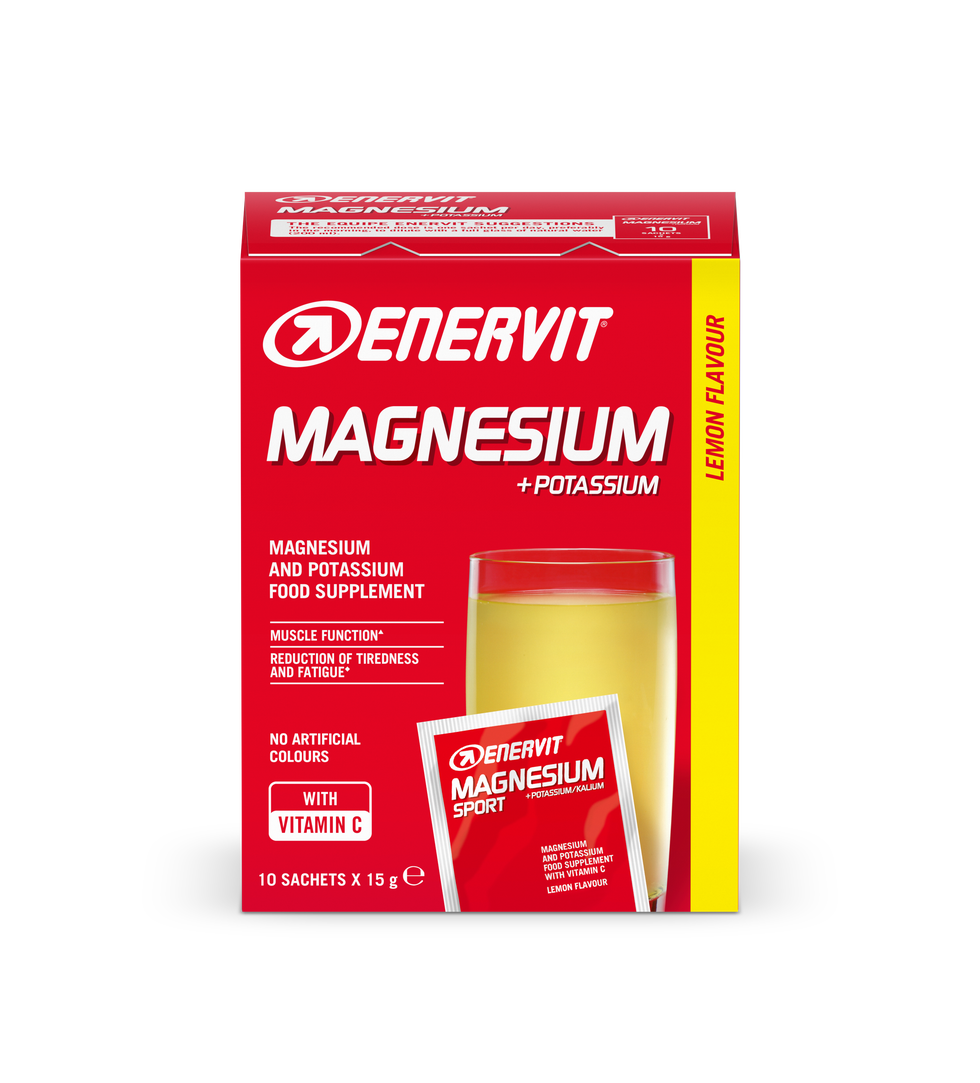 Enervit, integratore in polvere di magnesio, potassio e vitamina C, per il reintegro dei sali minerali.
