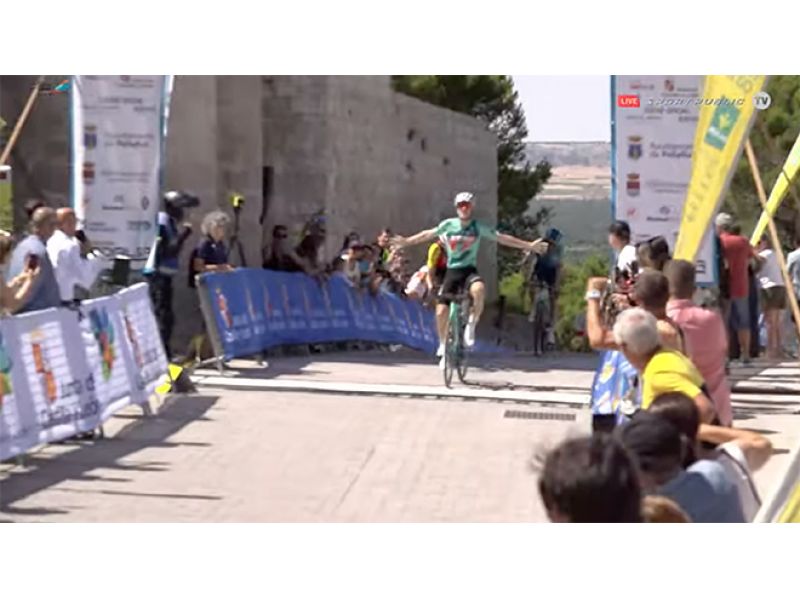 VUELTA CASTILLA Y LEON. PRIMA VITTORIA DA PROF PER HAIMAR ETXEBARRIA. 3° SCARONI