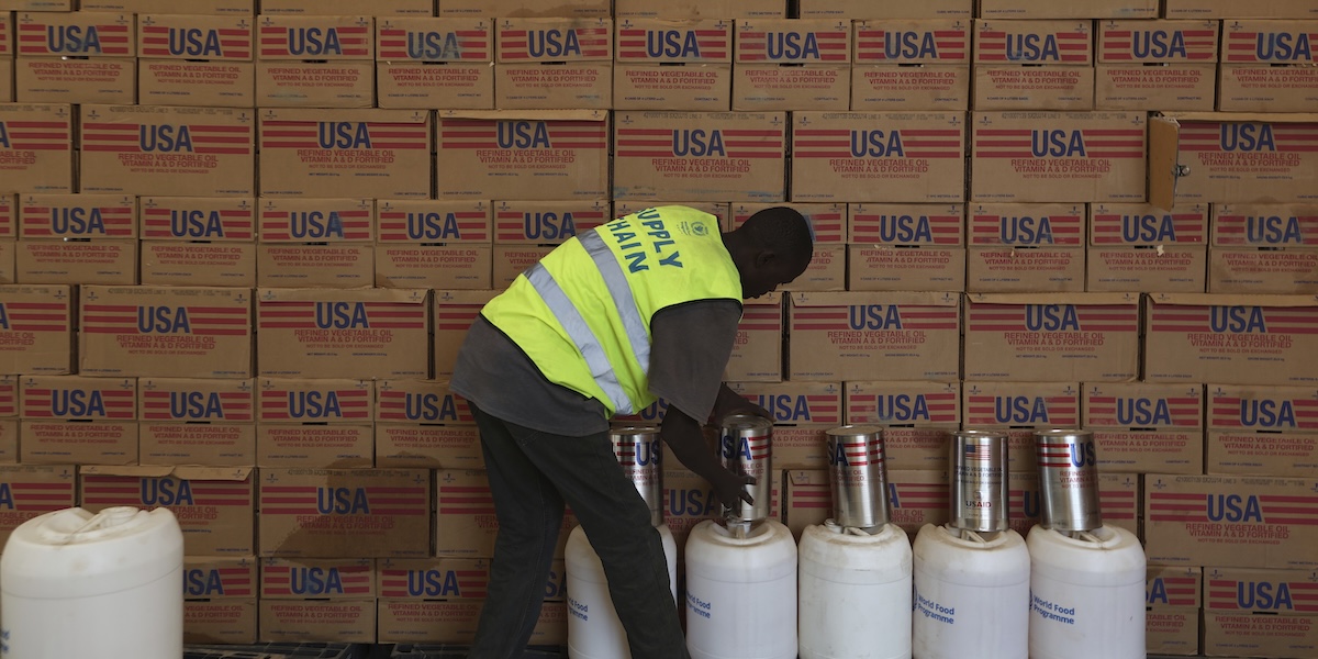 Gli Stati Uniti distruggeranno una grossa scorta di contraccettivi di USAID